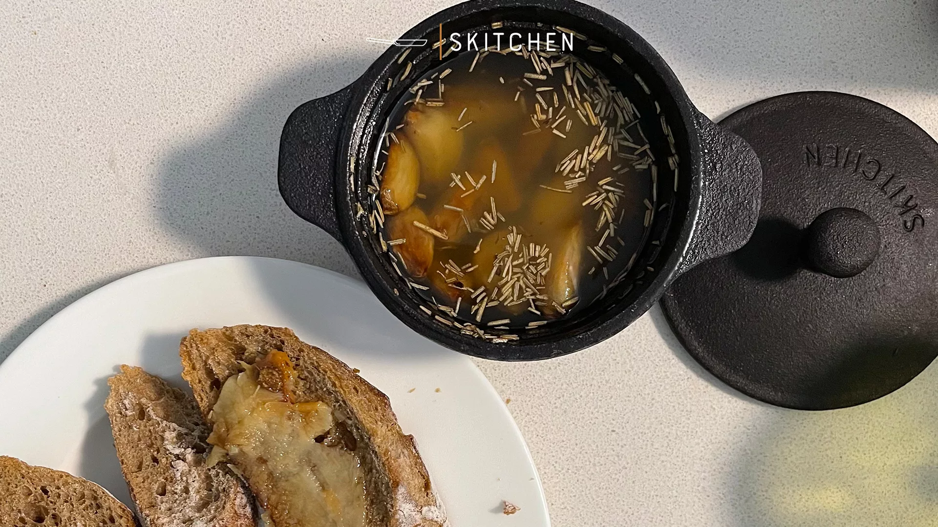 Garlic Confit Resep Mudah dengan Djogja Dutch Oven skitchen_idn