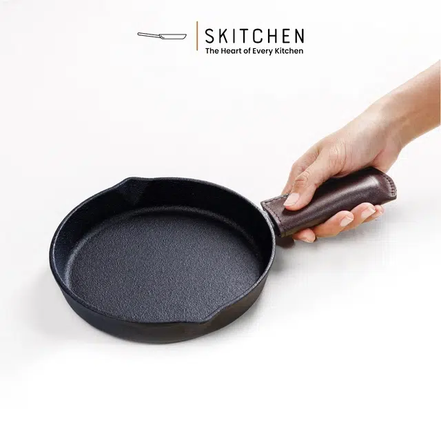 SKITCHEN Leather Handle Brown – Pelindung Gagang Cast Iron